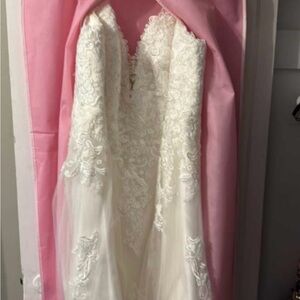 Brand new Christina Wu wedding dress, size 28W